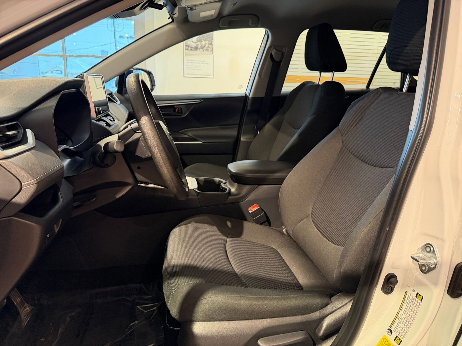 Thumbnail: 2025 Toyota RAV4 - 25