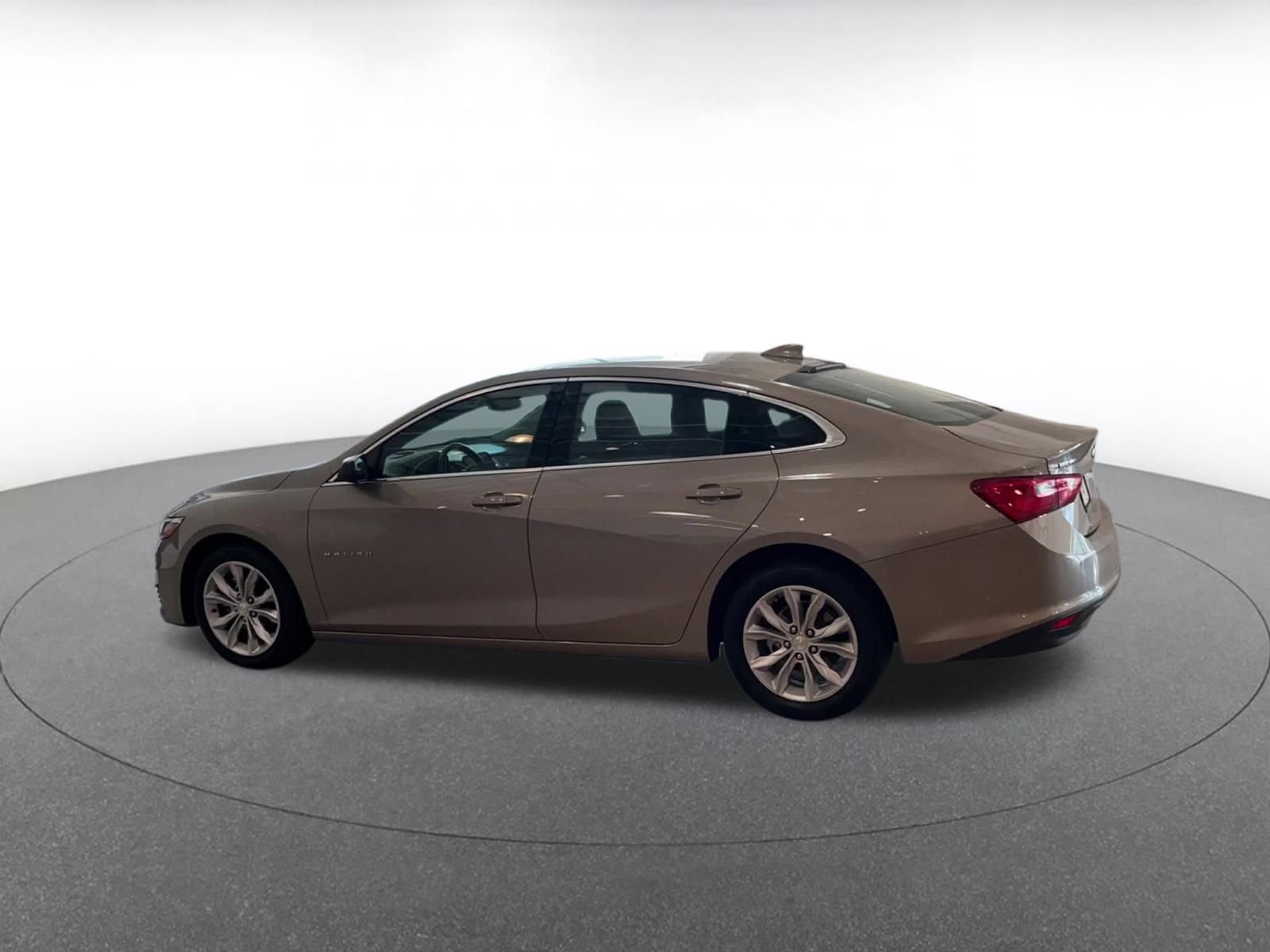 Thumbnail: 2024 Chevrolet Malibu - 10