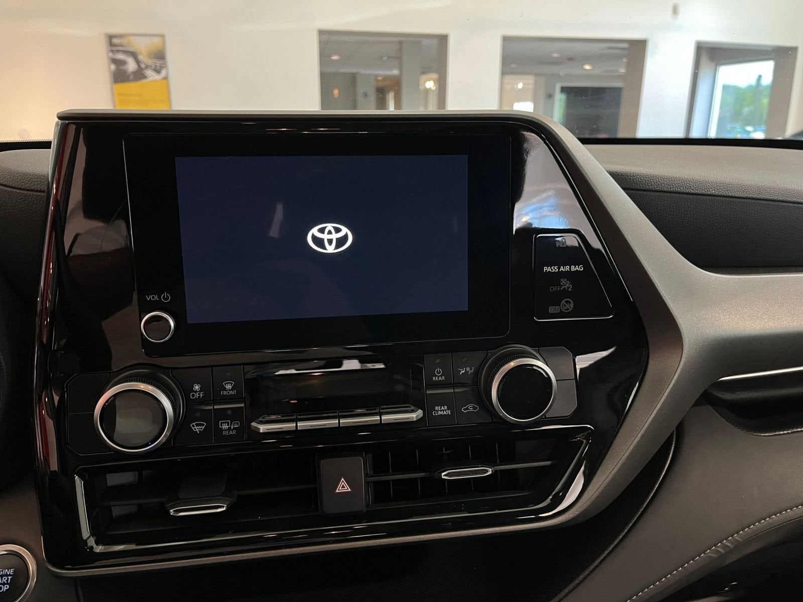 Thumbnail: 2025 Toyota Highlander - 20