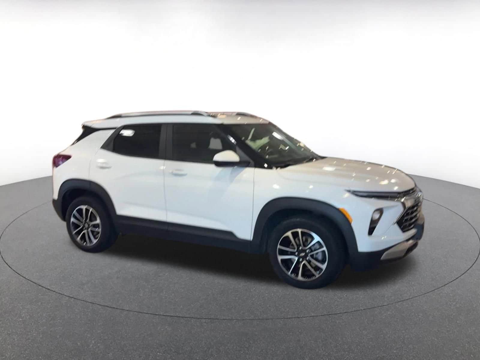 Thumbnail: 2025 Chevrolet TrailBlazer - 2