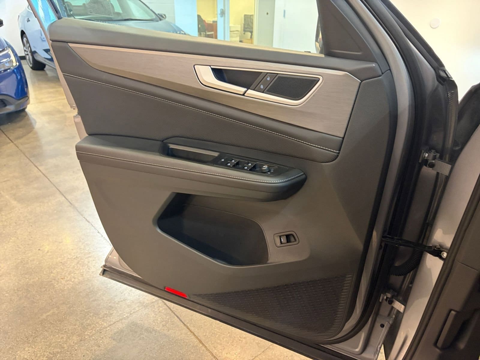 Thumbnail: 2025 Volkswagen Atlas - 21