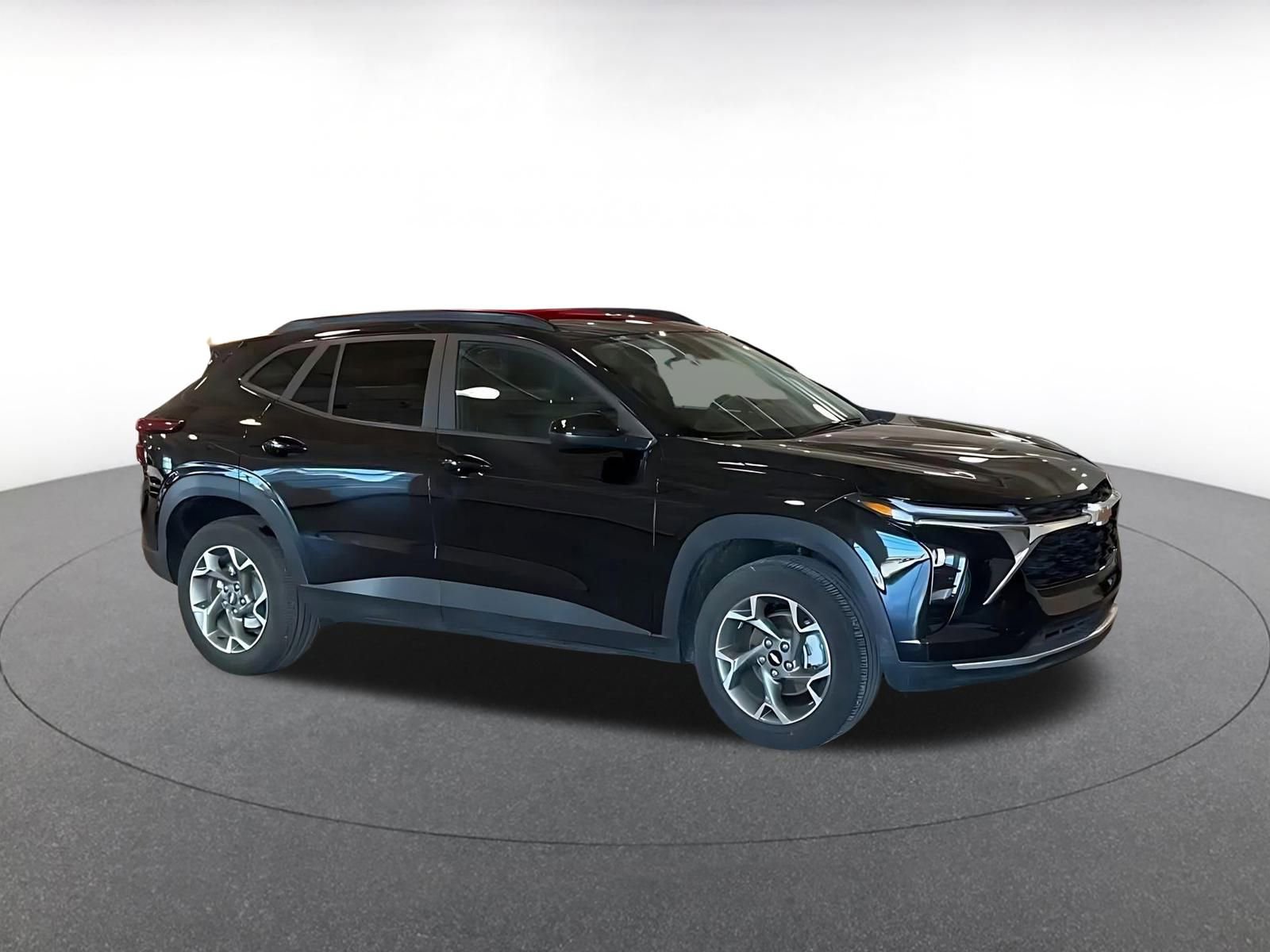 Thumbnail: 2025 Chevrolet Trax - 2