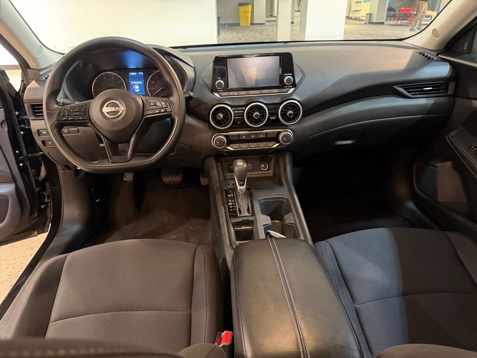 Thumbnail: 2025 Nissan Sentra - 32