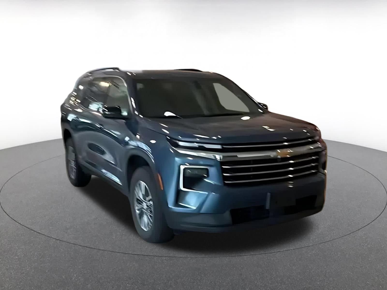 Thumbnail: 2025 Chevrolet Traverse - 3