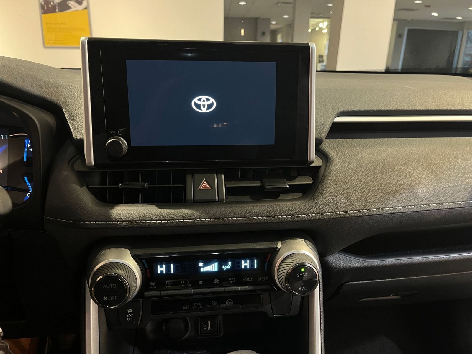 Thumbnail: 2025 Toyota RAV4 - 18