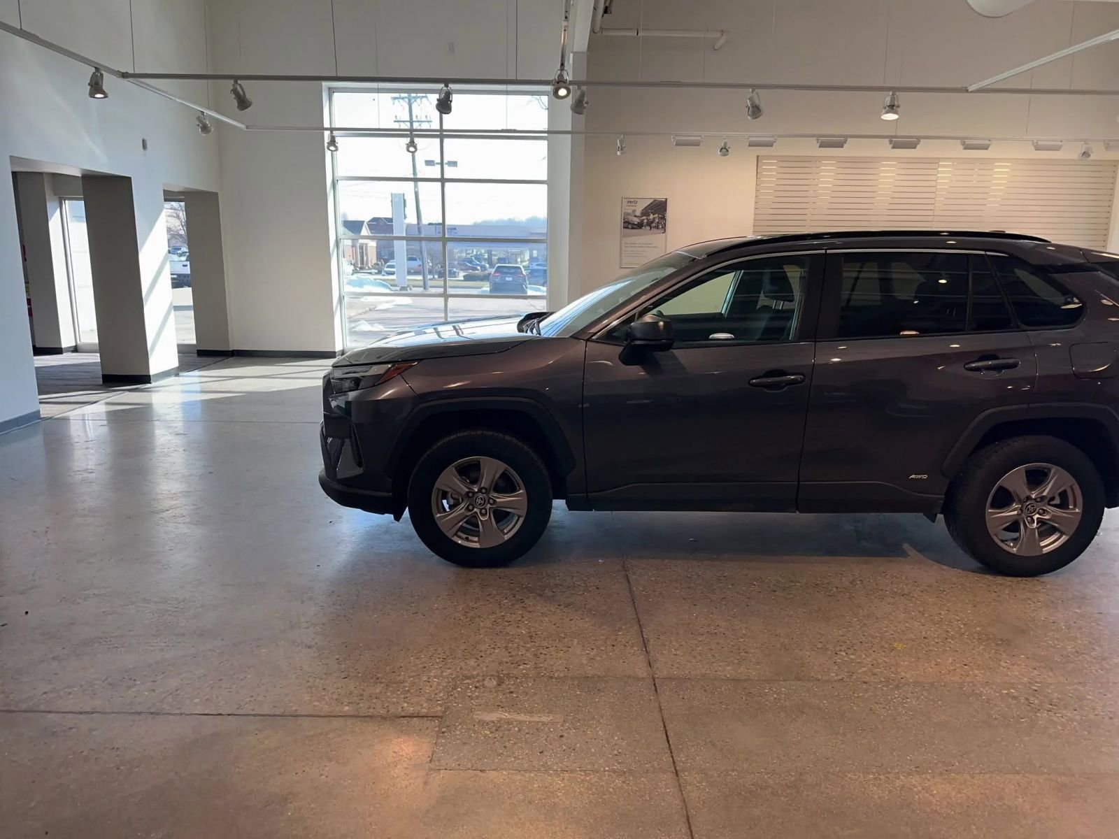 Thumbnail: 2025 Toyota RAV4 - 9