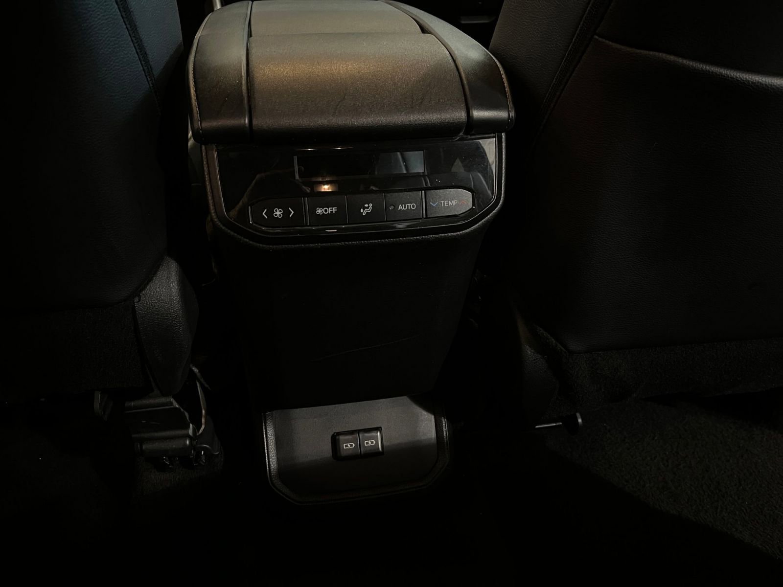 Thumbnail: 2025 Toyota Highlander - 24