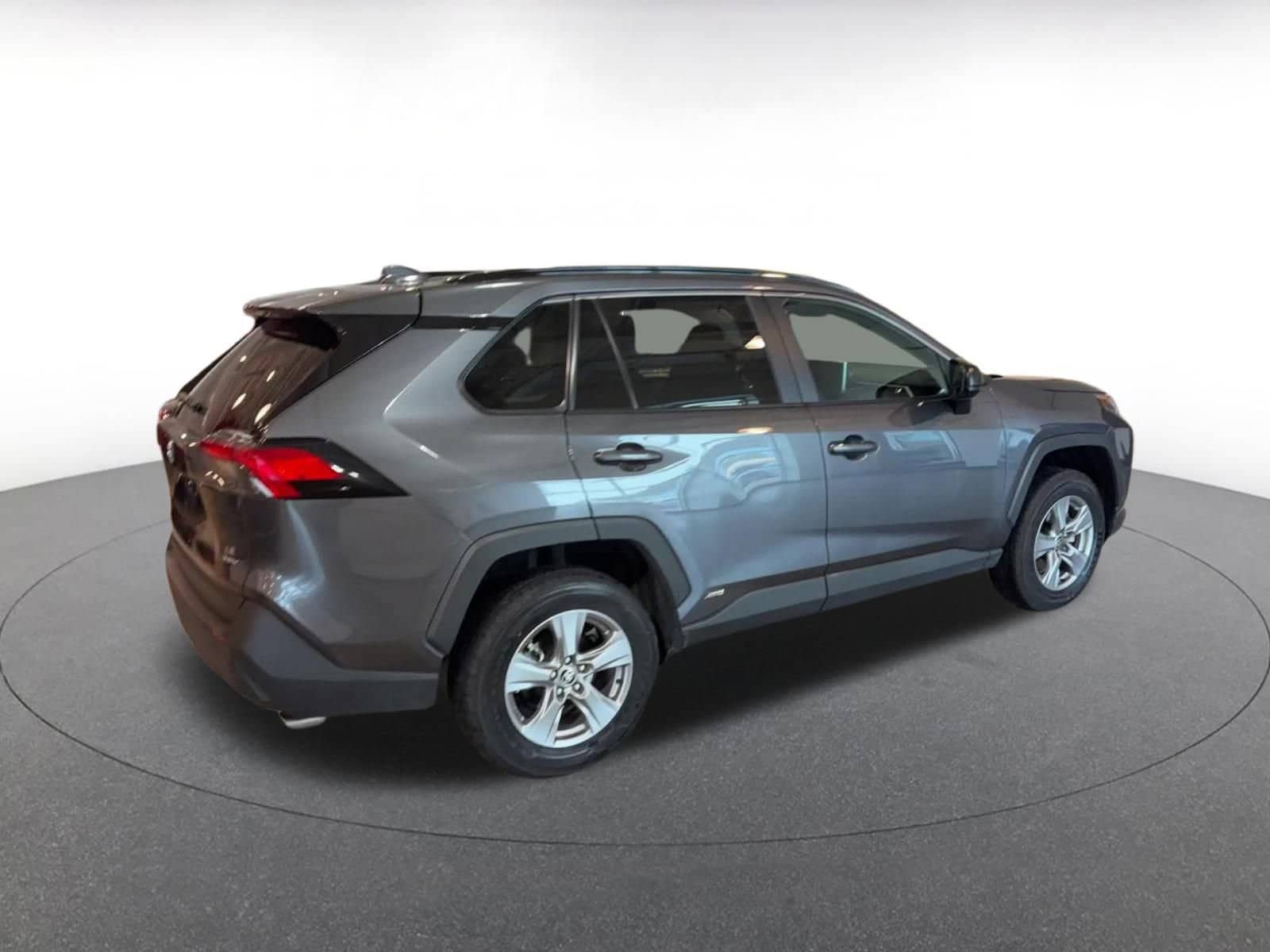 Thumbnail: 2025 Toyota RAV4 - 15