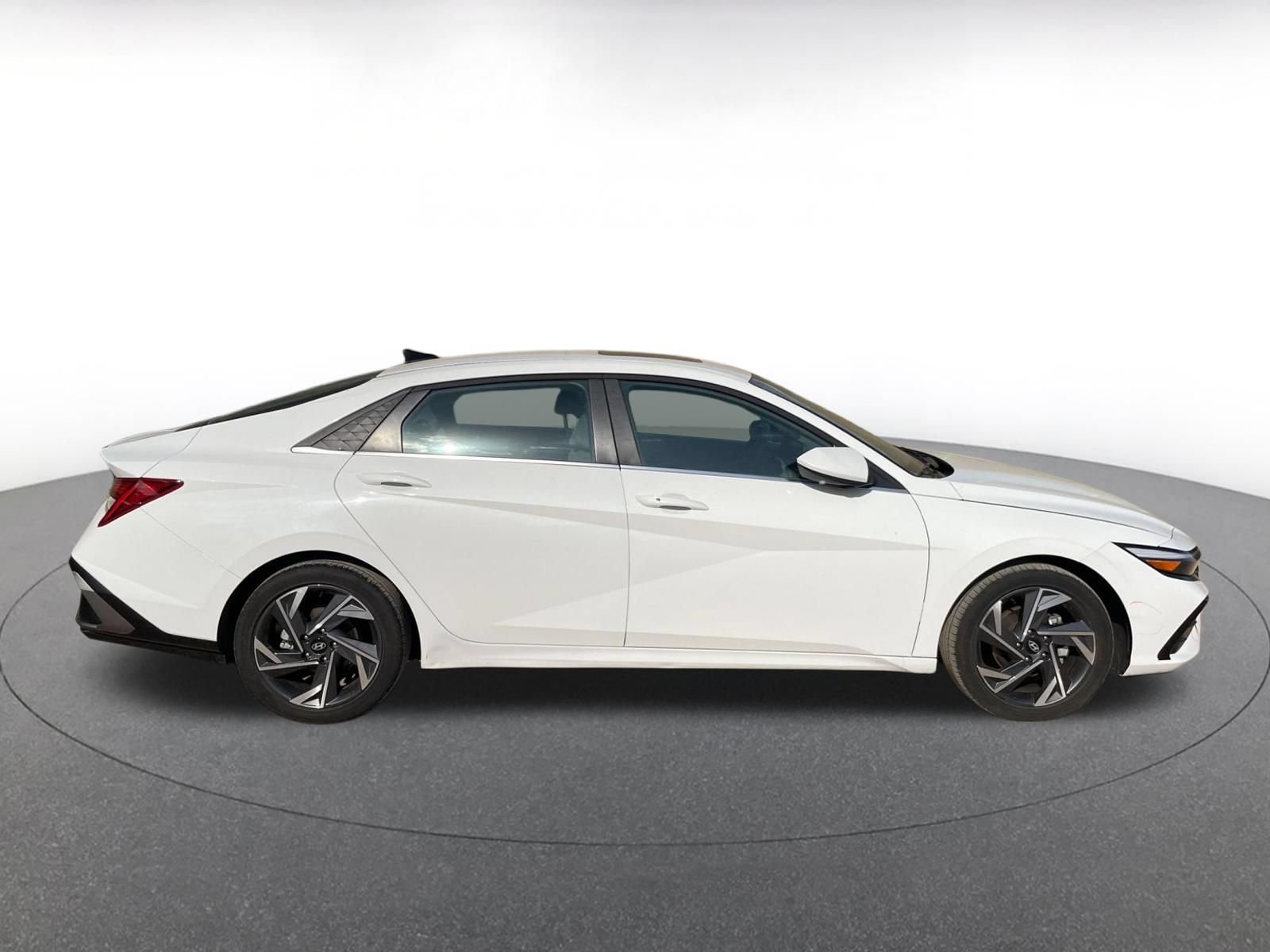 Thumbnail: 2025 Hyundai Elantra - 18