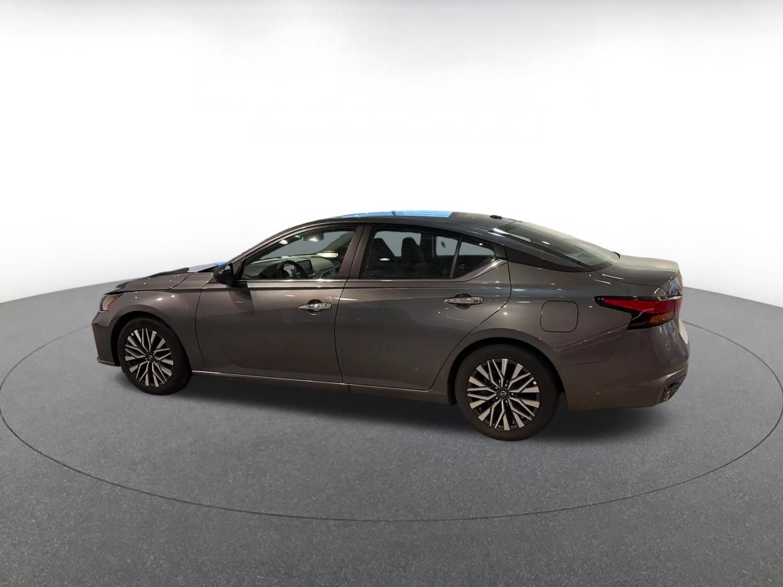 Thumbnail: 2025 Nissan Altima - 10