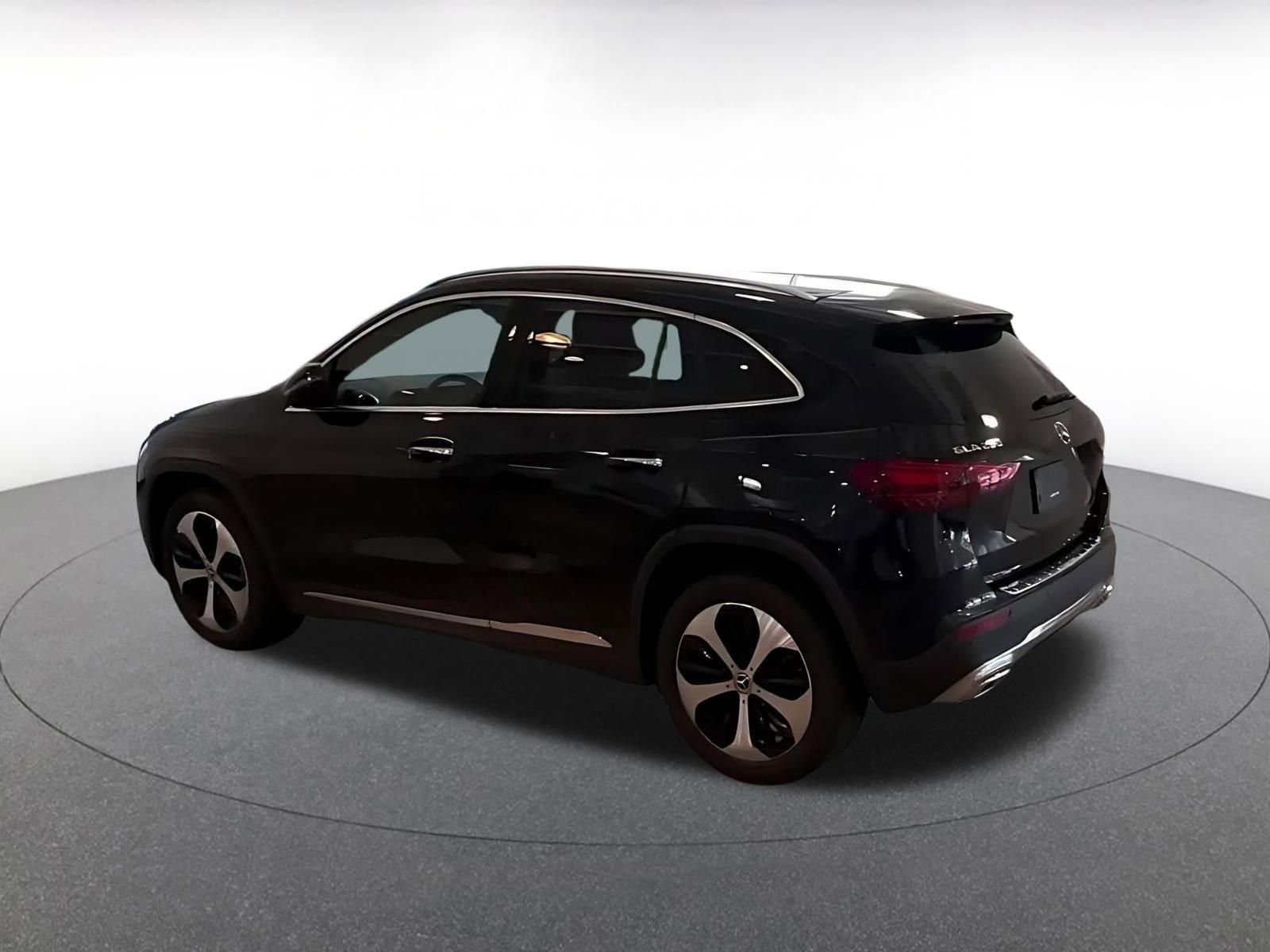 Thumbnail: 2025 Mercedes-Benz GLA - 9