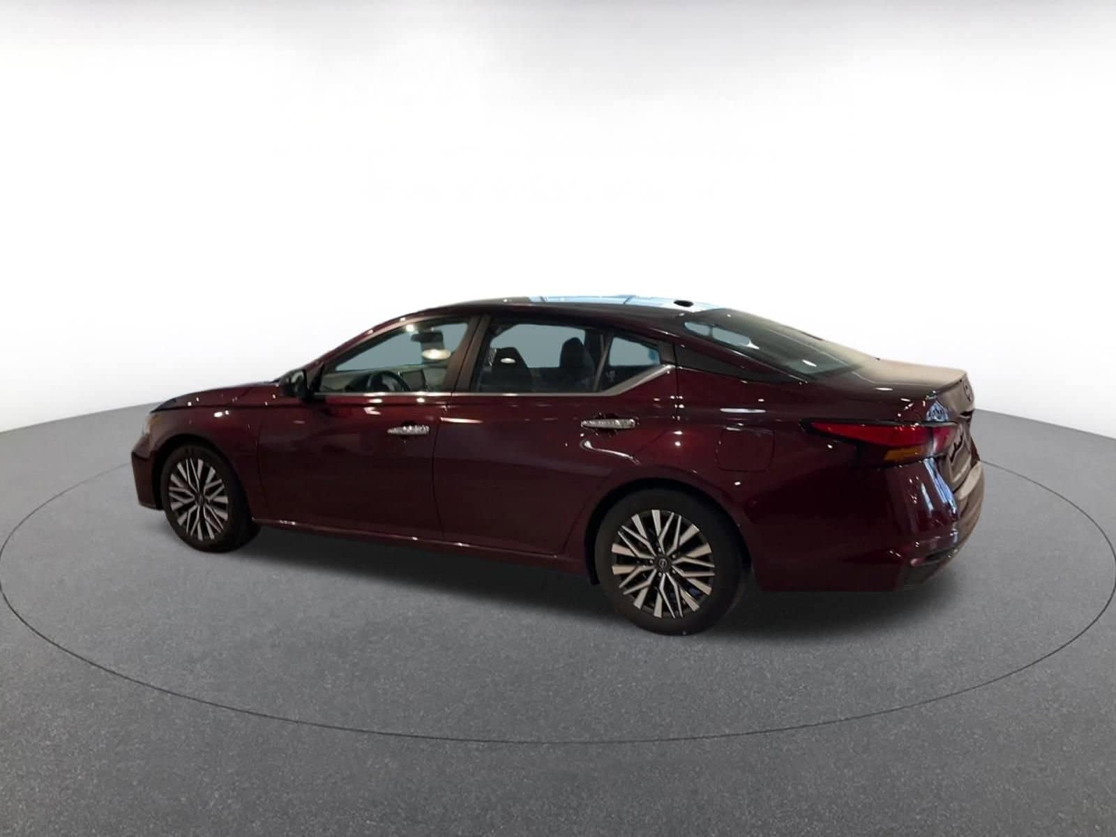 Thumbnail: 2025 Nissan Altima - 10