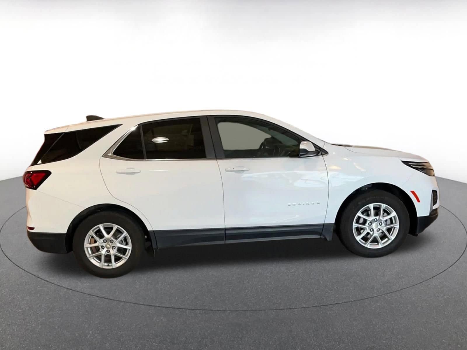 Thumbnail: 2024 Chevrolet Equinox - 16