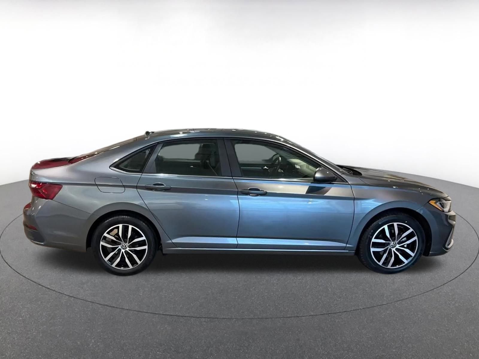 Thumbnail: 2025 Volkswagen Jetta - 16