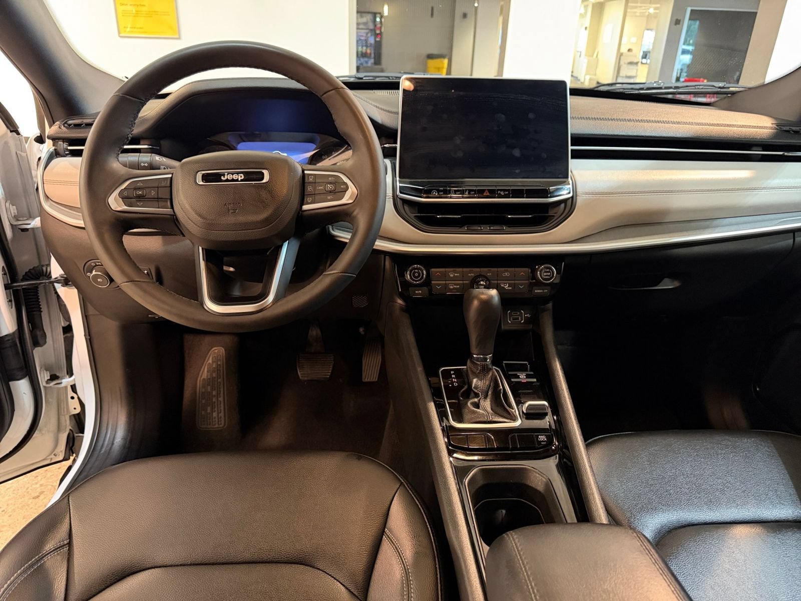 Thumbnail: 2025 Jeep Compass - 34