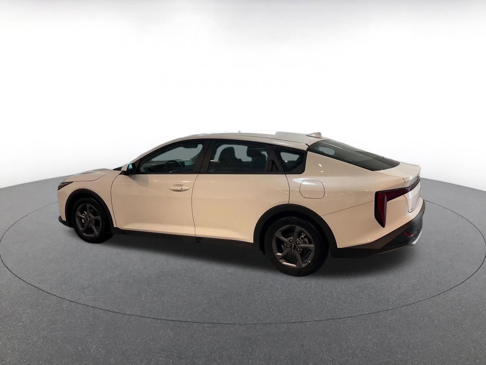 Thumbnail: 2025 Kia K4 - 10