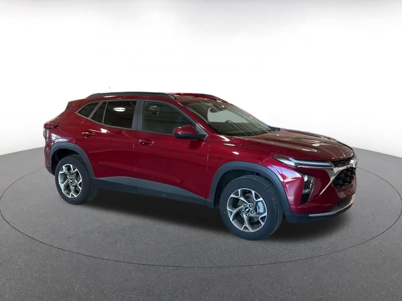 Thumbnail: 2025 Chevrolet Trax - 2