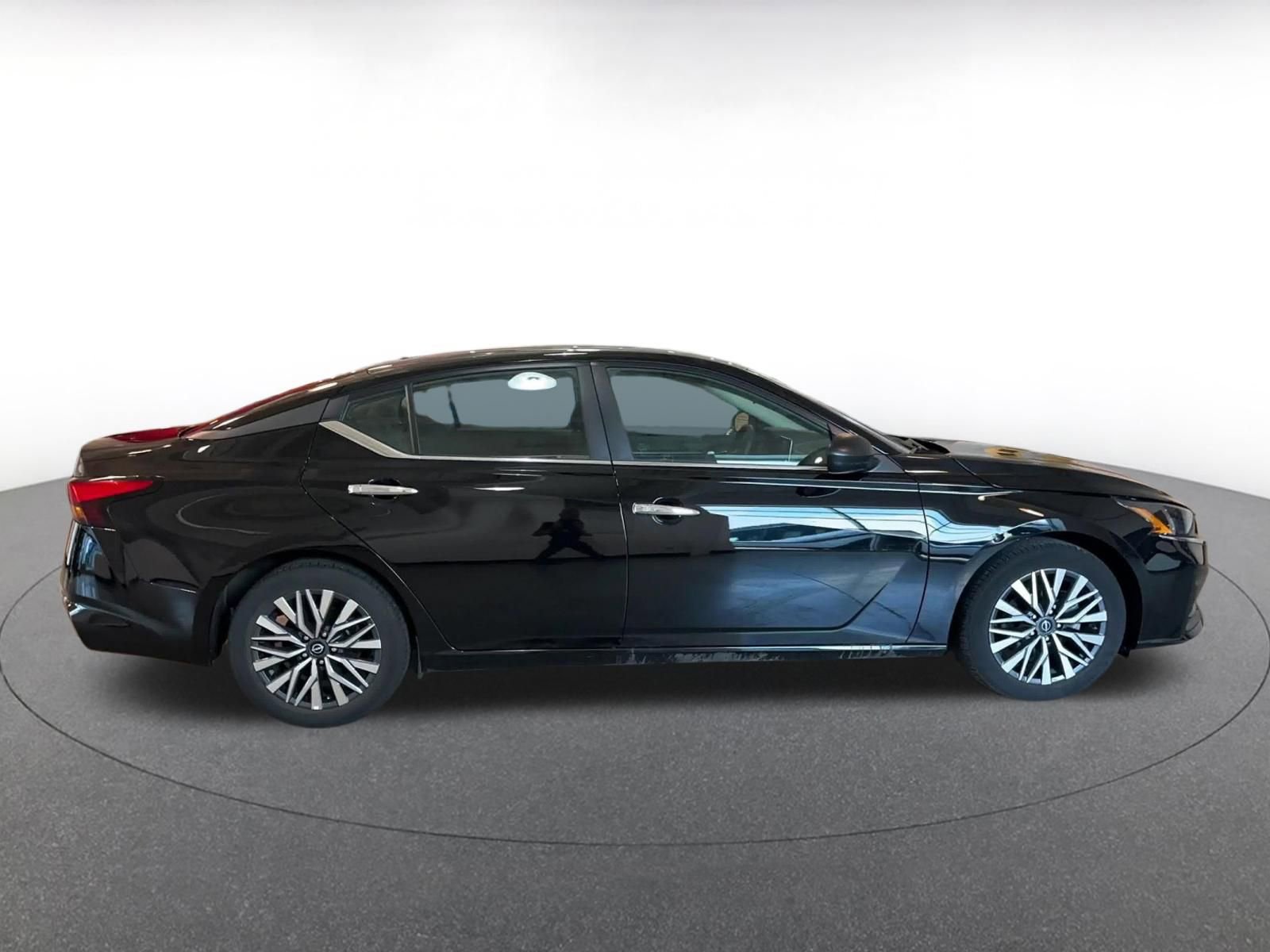 Thumbnail: 2025 Nissan Altima - 16