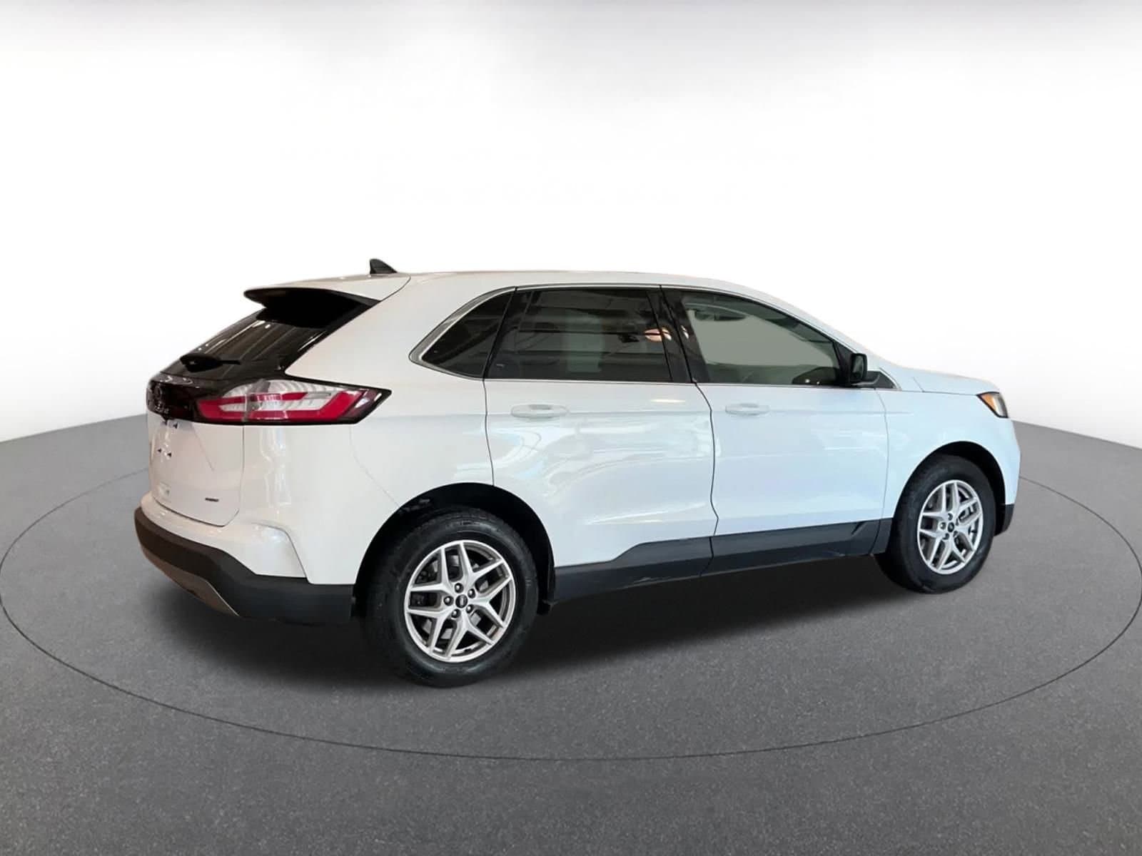 Thumbnail: 2024 Ford Edge - 15