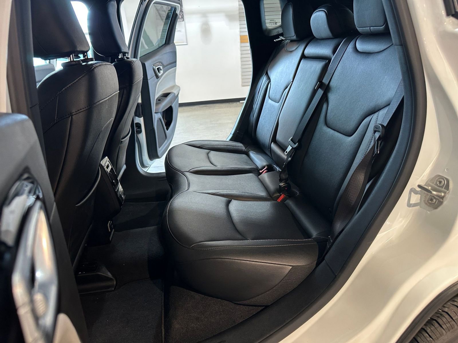 Thumbnail: 2025 Jeep Compass - 25