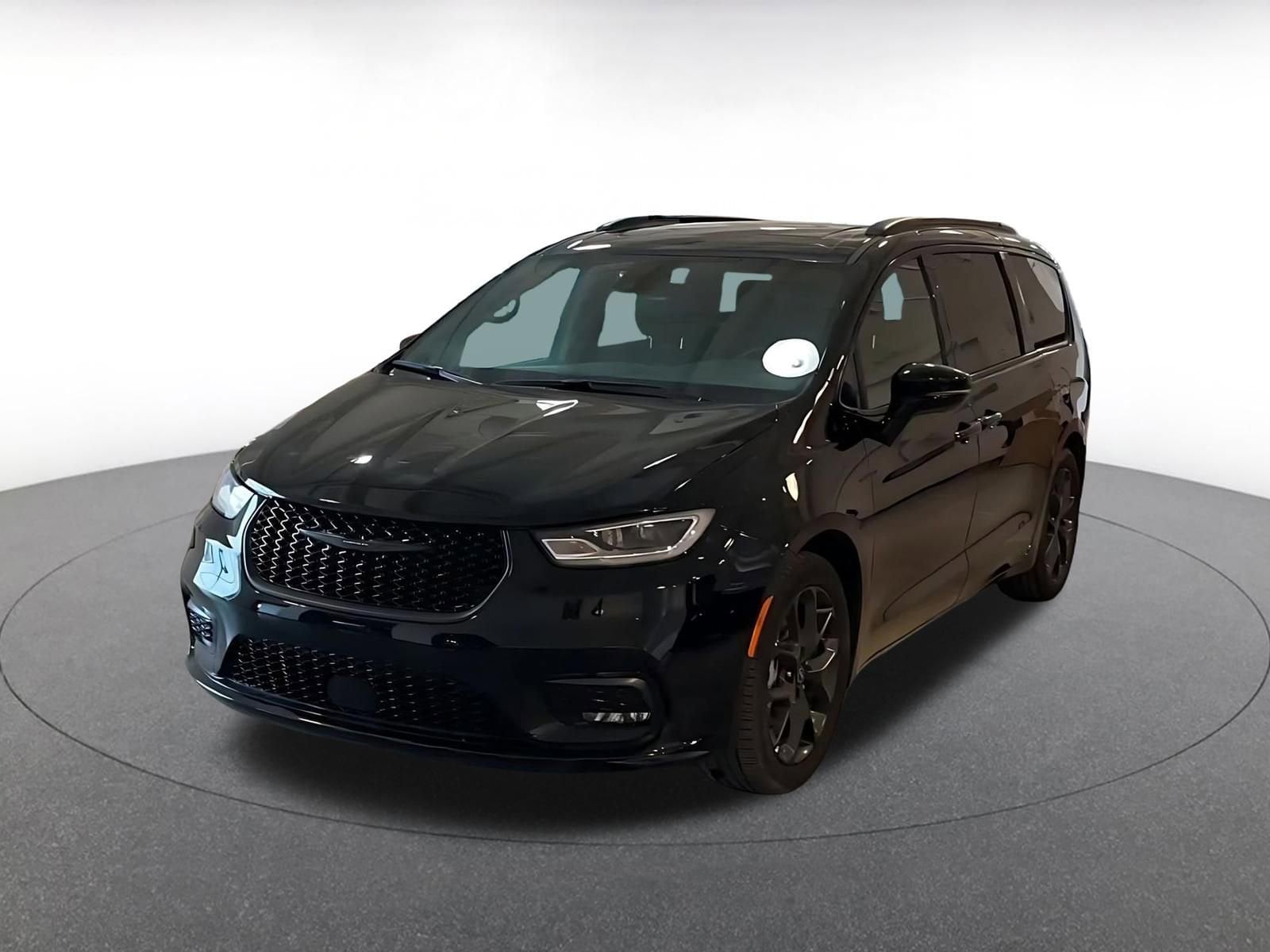 Thumbnail: 2025 Chrysler Pacifica - 7