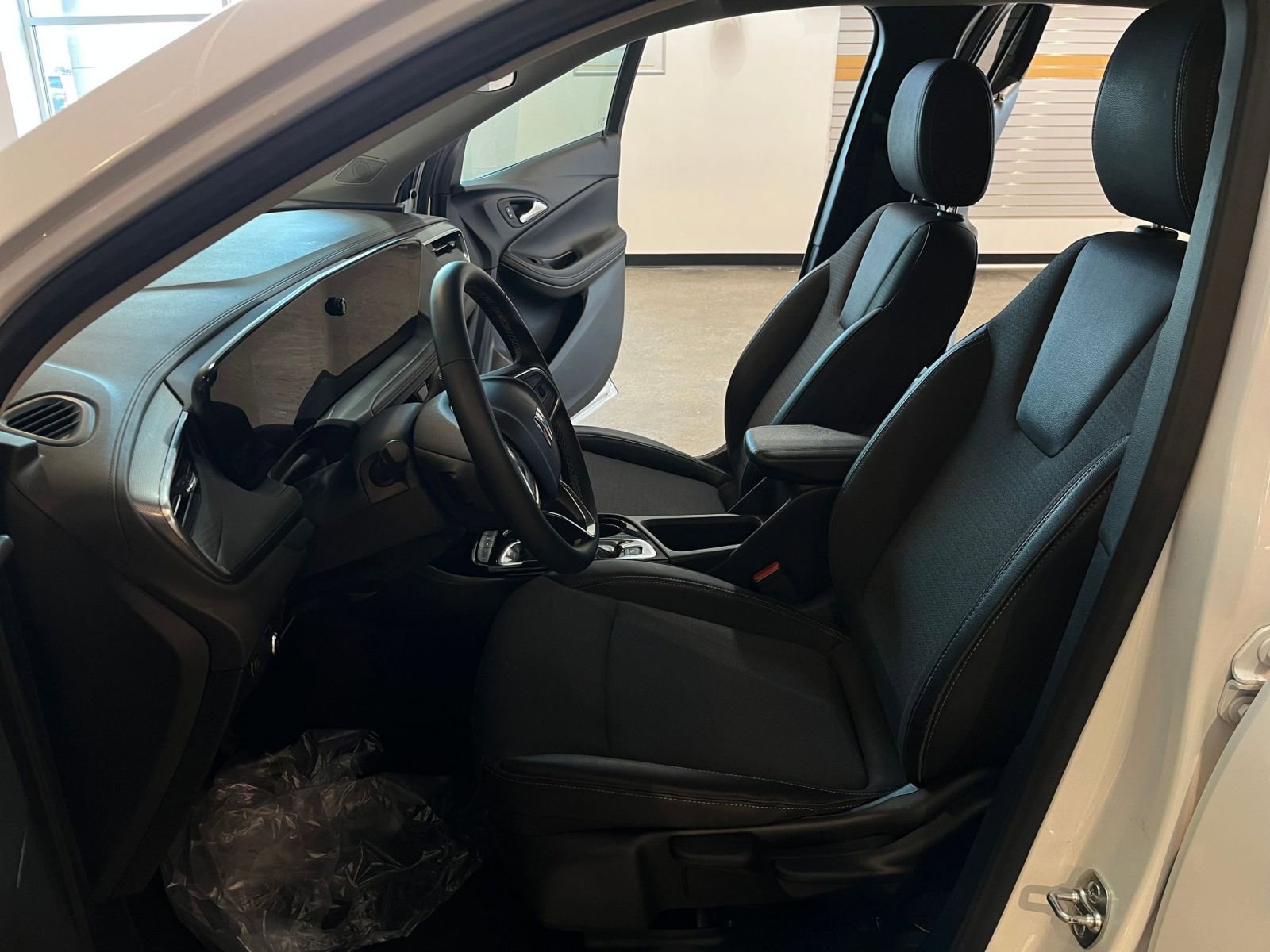 Thumbnail: 2025 Buick Encore GX - 25