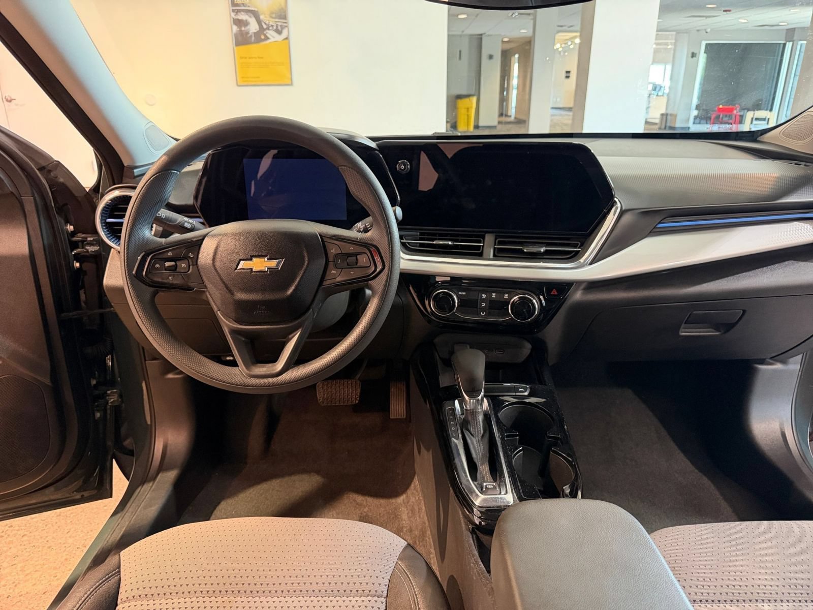 Thumbnail: 2025 Chevrolet Trax - 28
