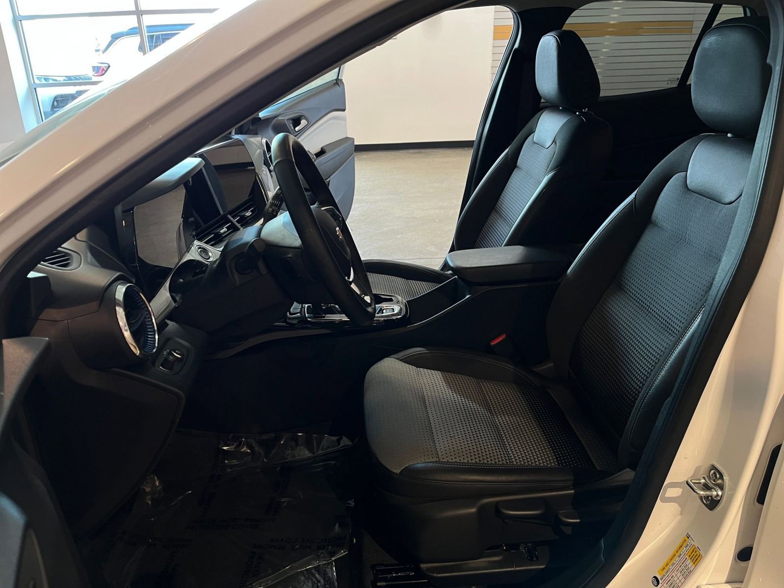 Thumbnail: 2025 Chevrolet Trax - 25