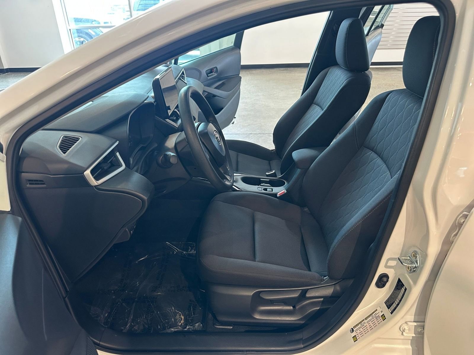 Thumbnail: 2025 Toyota Corolla - 25