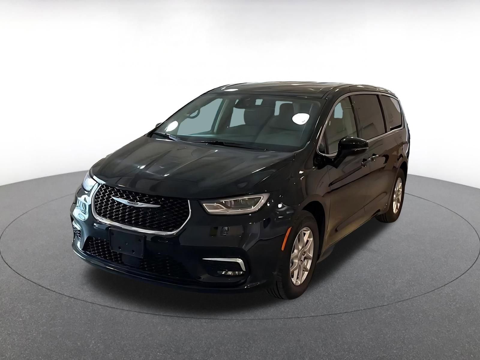 Thumbnail: 2024 Chrysler Pacifica - 7