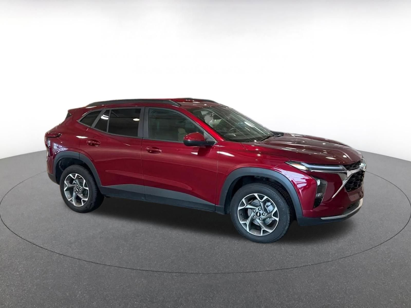 Thumbnail: 2025 Chevrolet Trax - 2