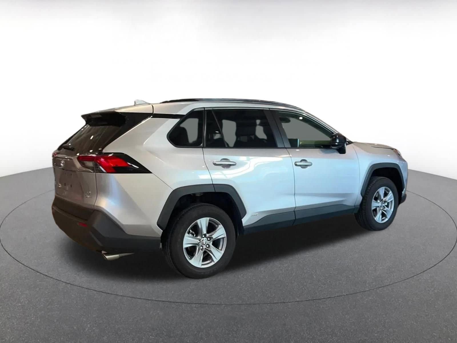 Thumbnail: 2025 Toyota RAV4 - 15