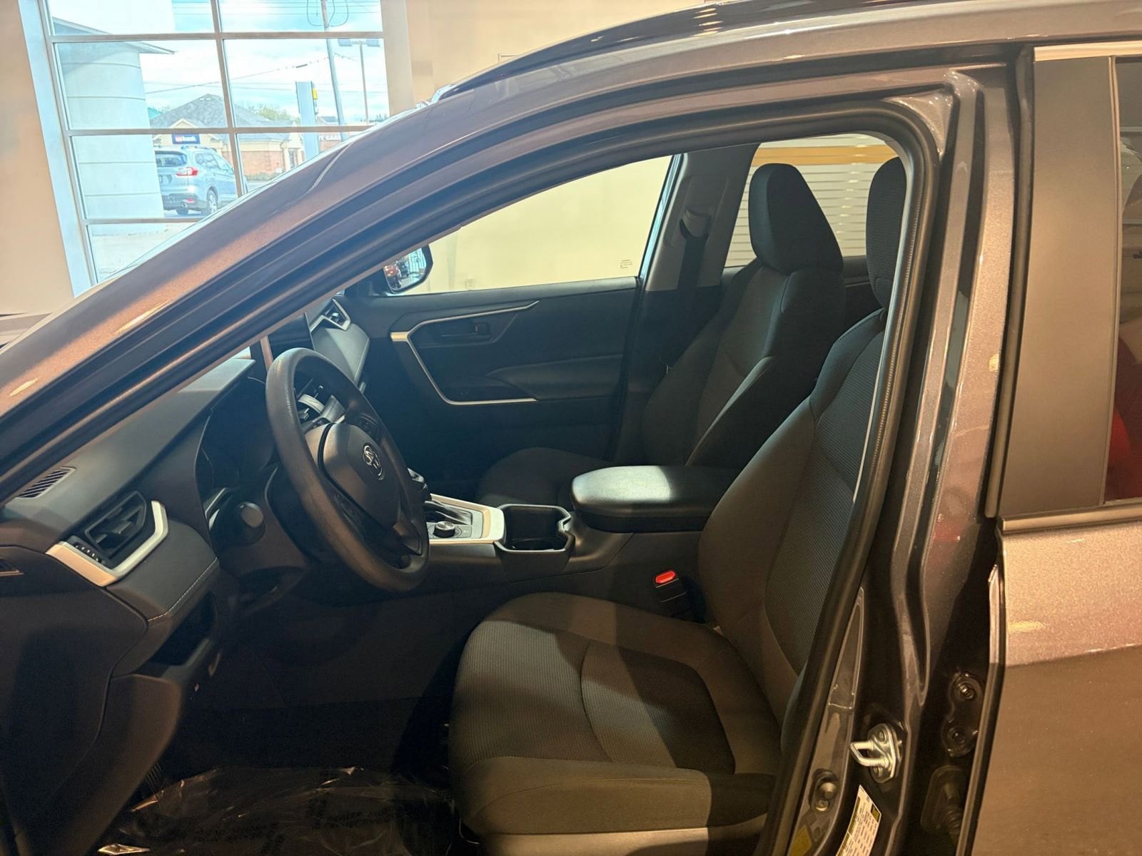 Thumbnail: 2025 Toyota RAV4 - 25