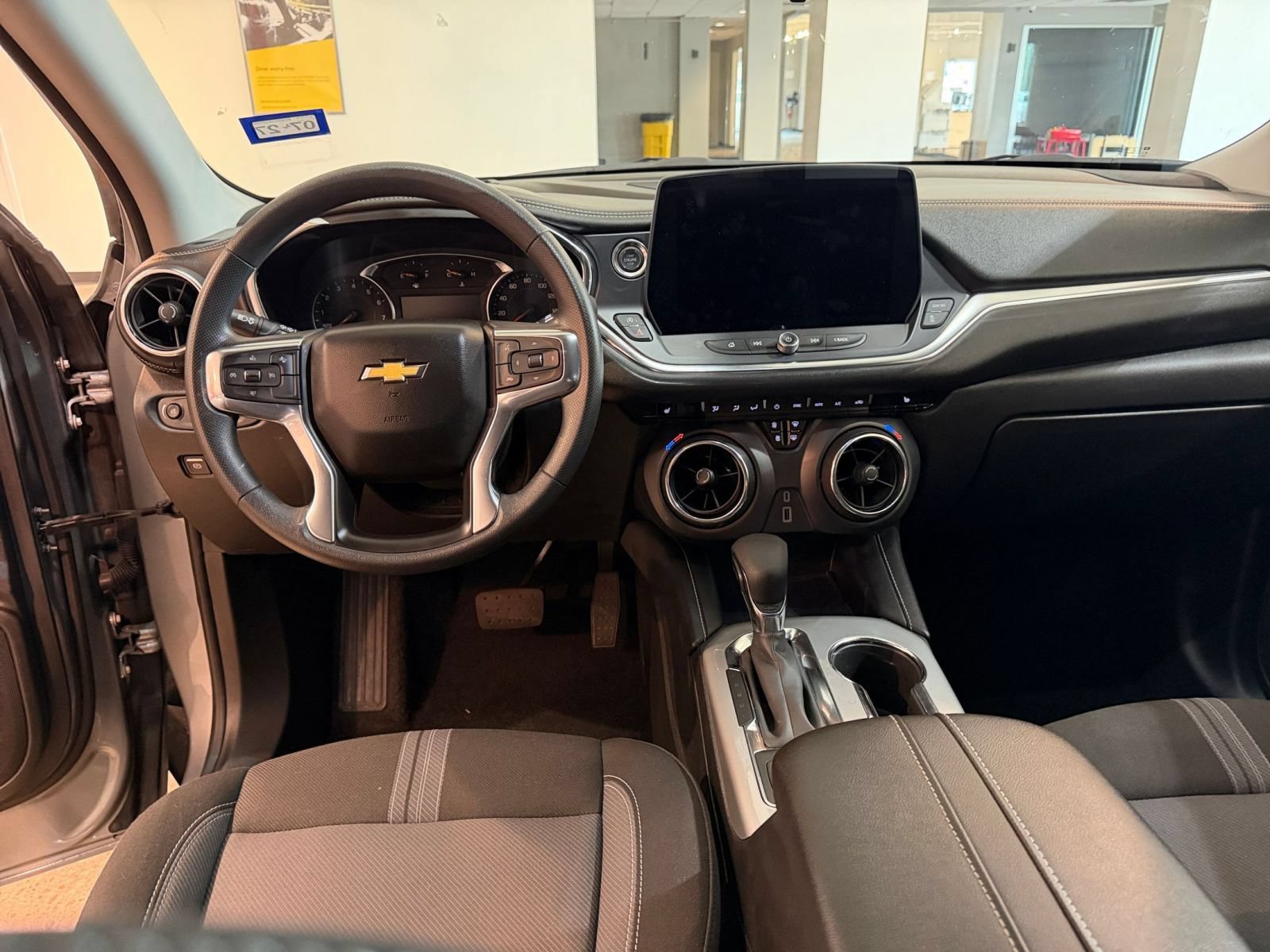 Thumbnail: 2025 Chevrolet Blazer - 29