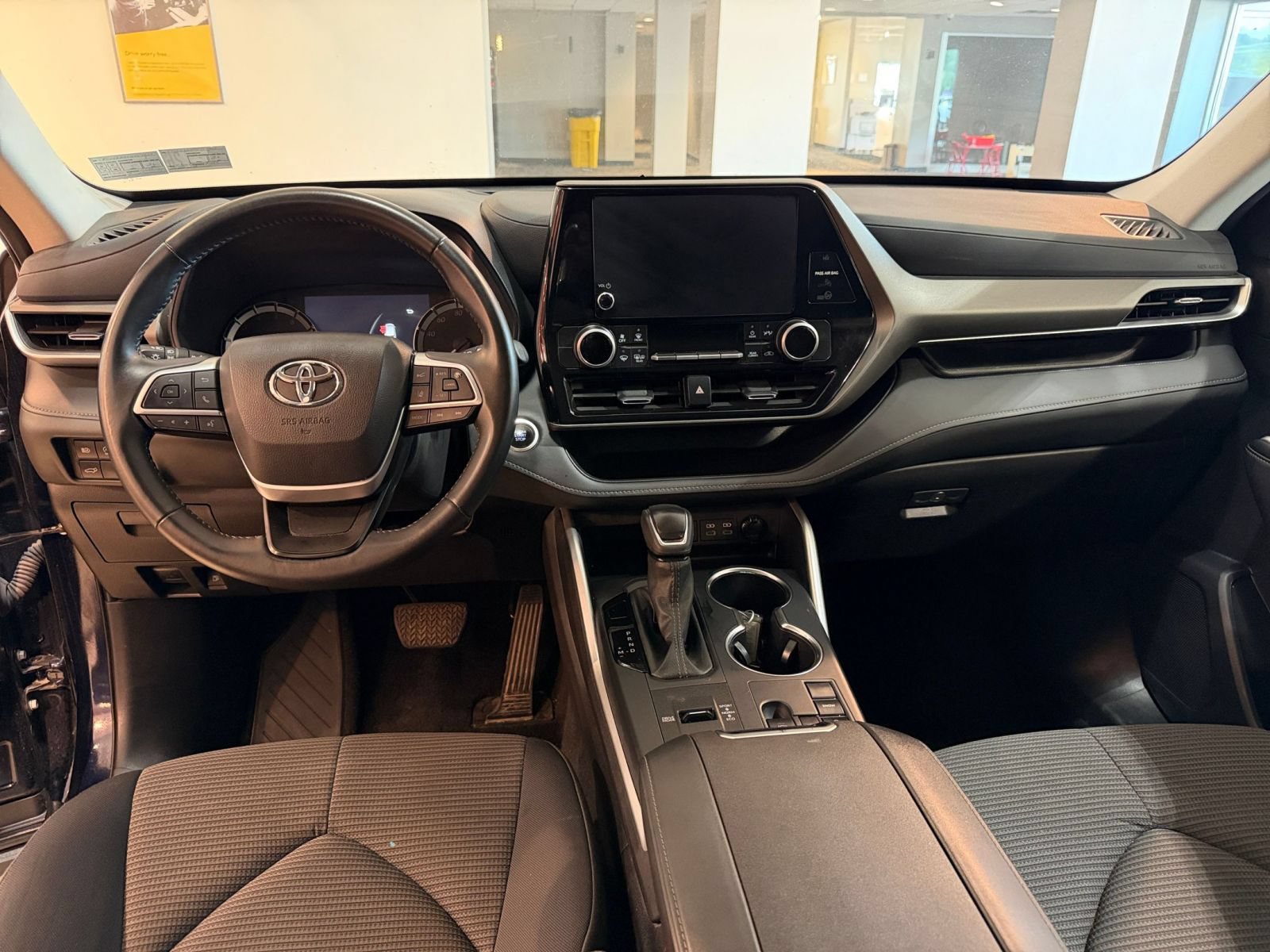 Thumbnail: 2025 Toyota Highlander - 35