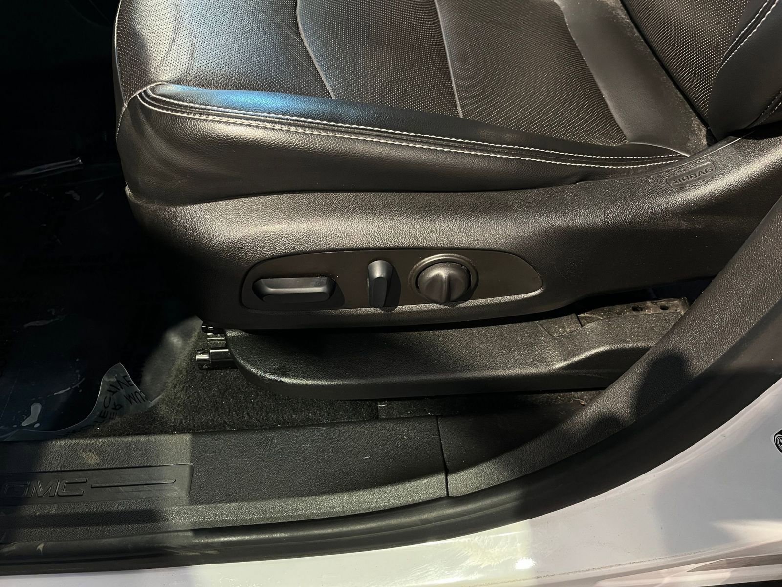 Thumbnail: 2023 GMC Terrain - 22