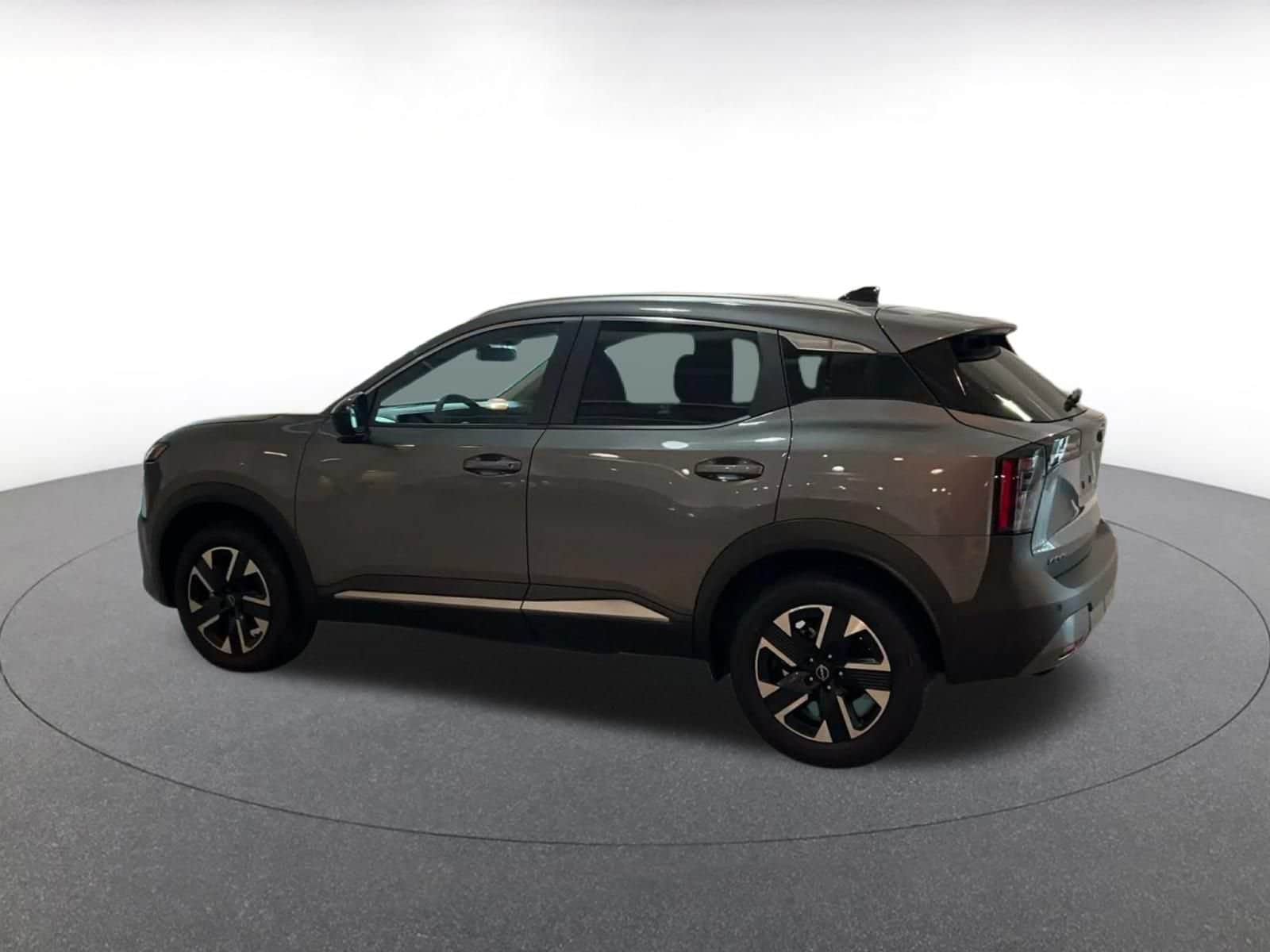 Thumbnail: 2026 Nissan Kicks - 8