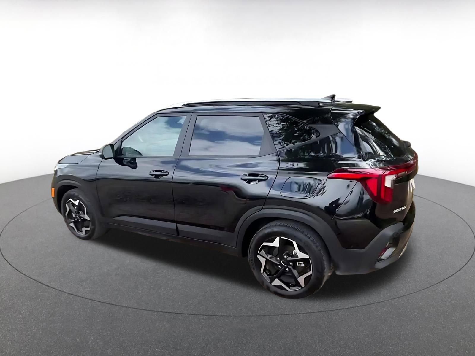 Thumbnail: 2025 Kia Seltos - 10