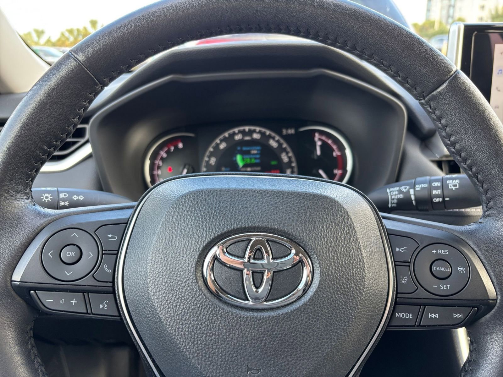 Thumbnail: 2025 Toyota RAV4 - 30