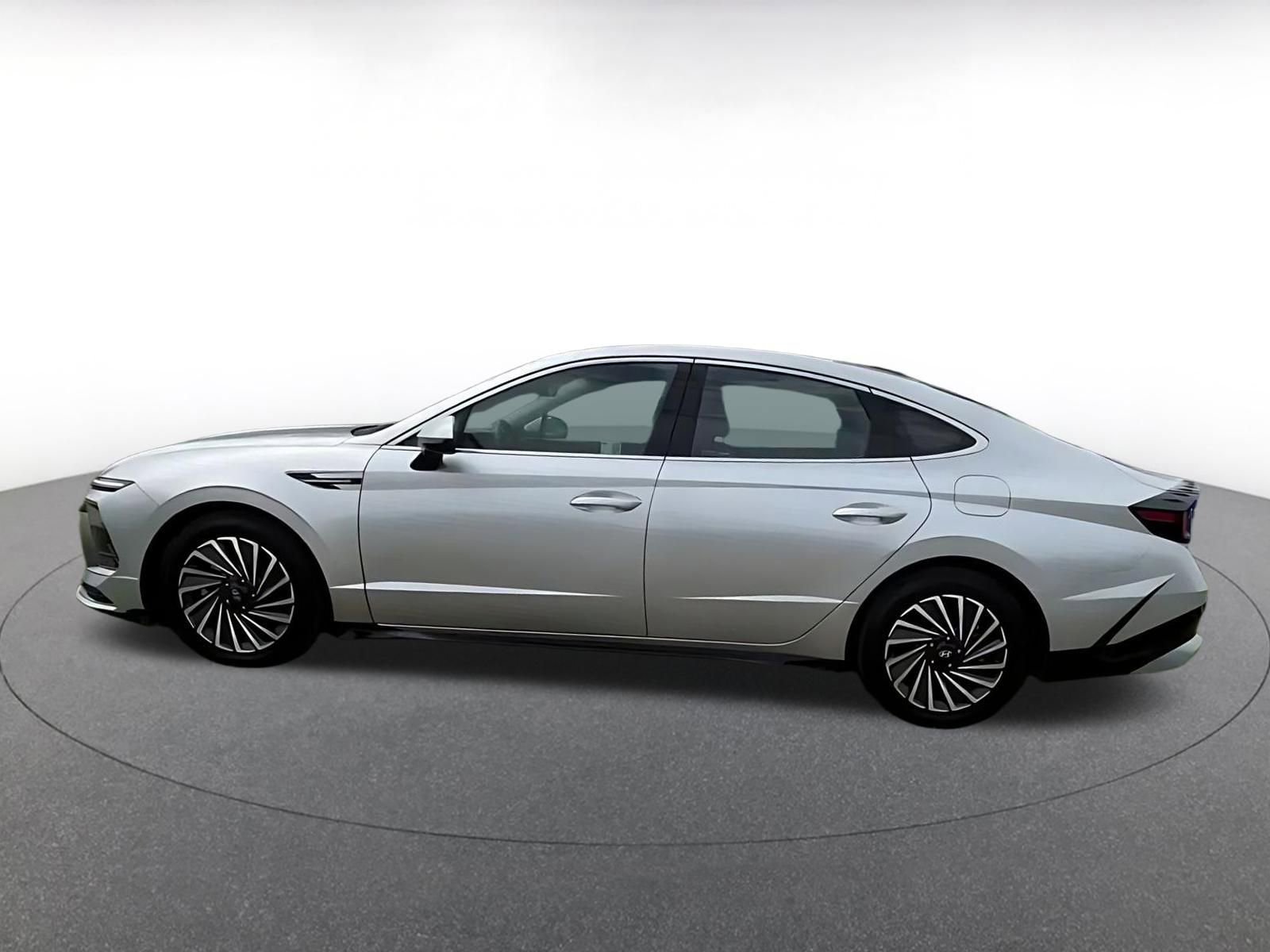 Thumbnail: 2025 Hyundai Sonata - 10