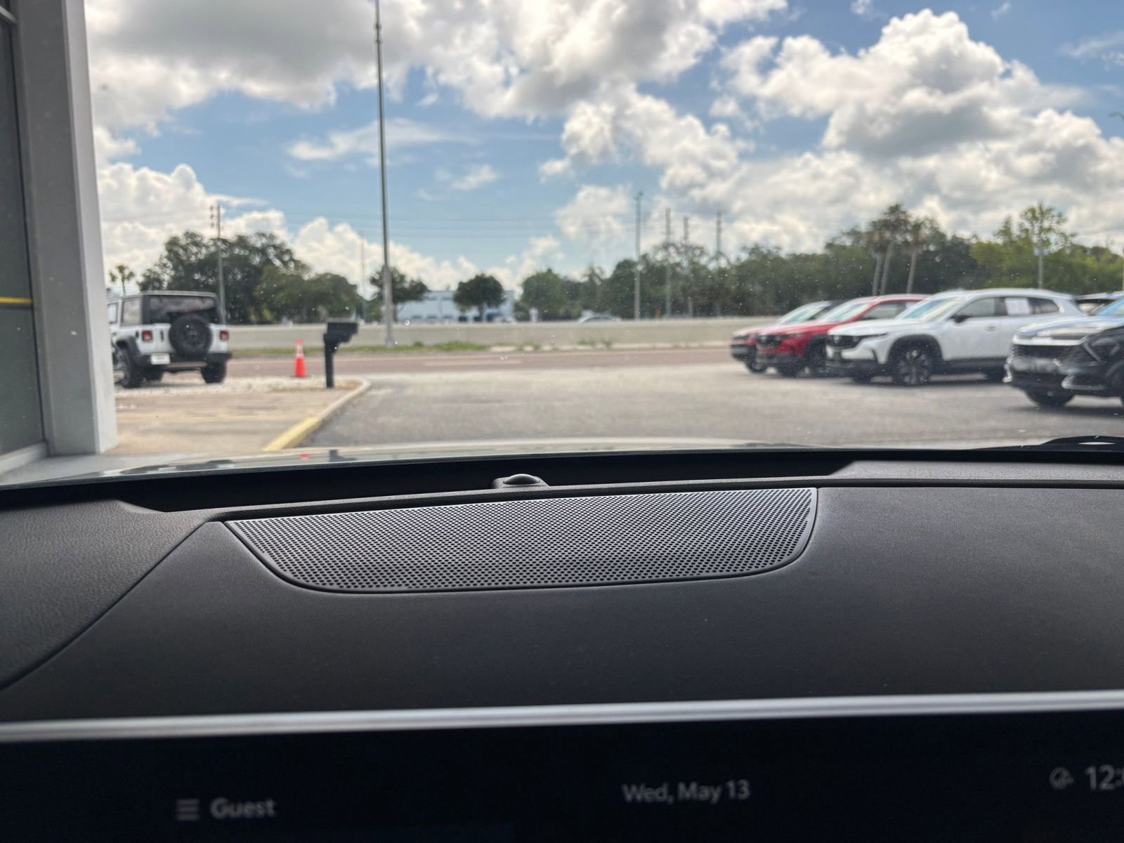 Thumbnail: 2025 Kia K5 - 17