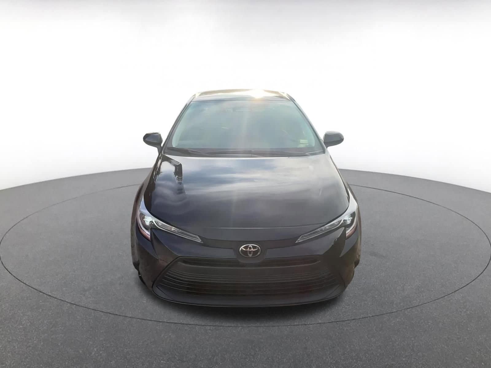 Thumbnail: 2025 Toyota Corolla - 4
