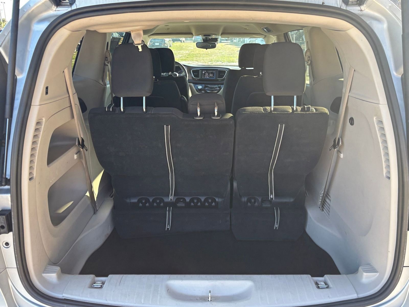 Thumbnail: 2023 Chrysler Voyager - 33