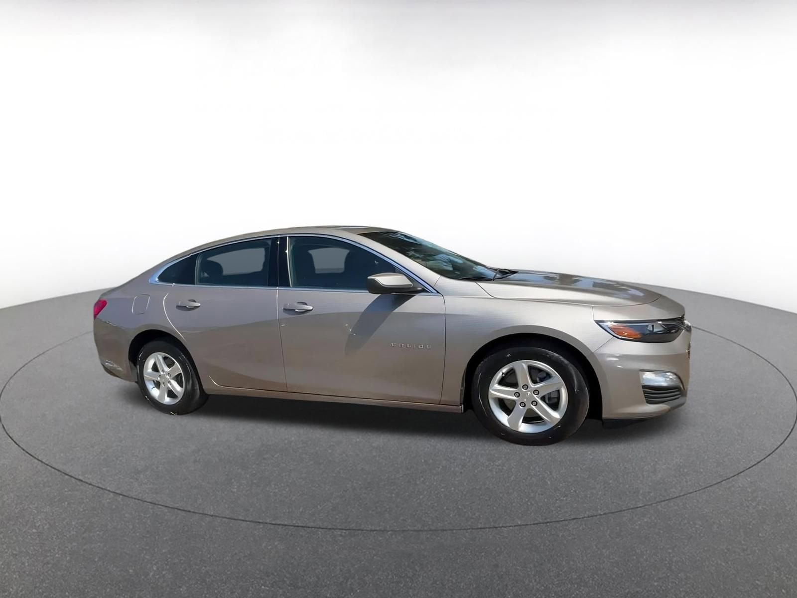 2023 Chevrolet Malibu LT 2