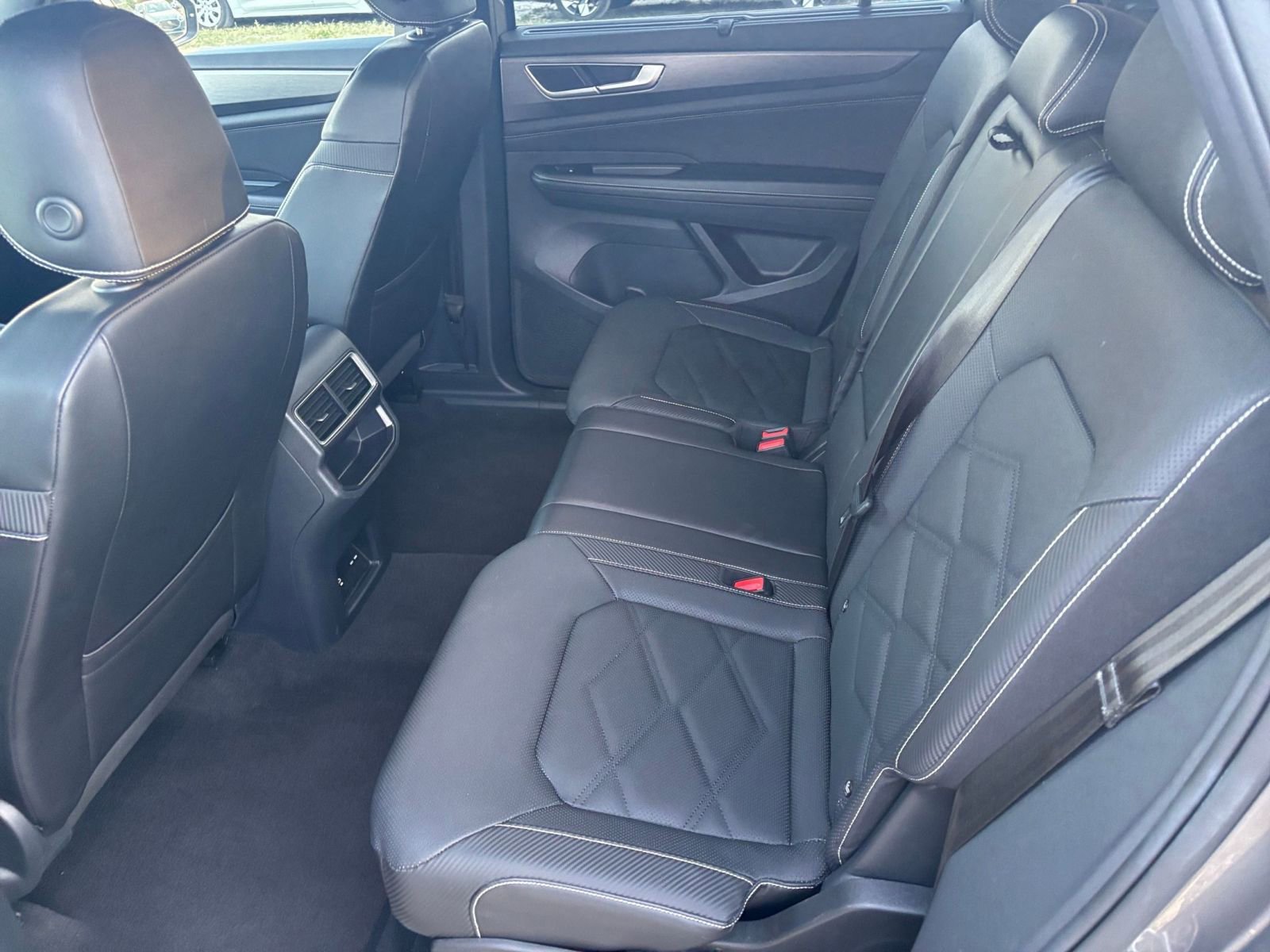 Thumbnail: 2025 Volkswagen Atlas - 25