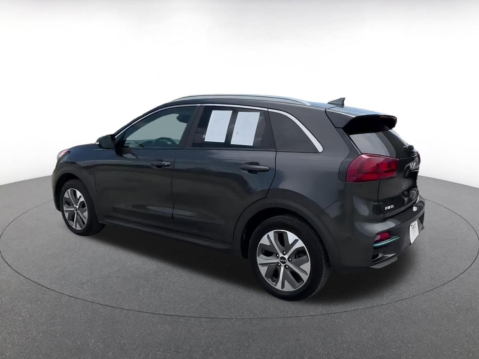 Thumbnail: 2022 Kia Niro - 10