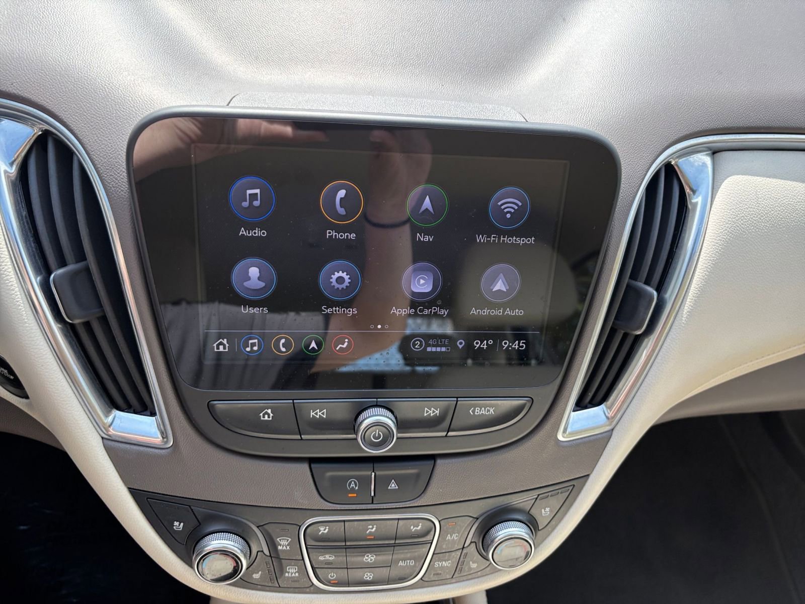 Thumbnail: 2024 Chevrolet Malibu - 21