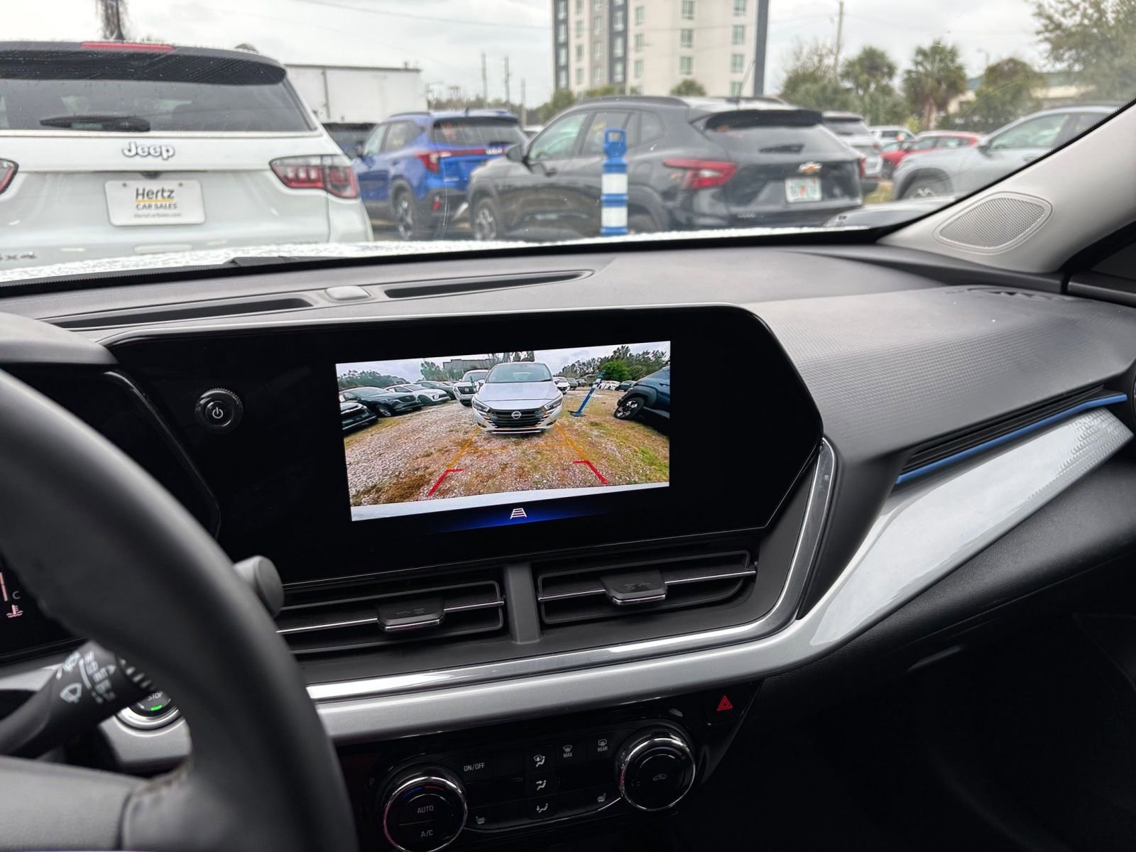 Thumbnail: 2025 Chevrolet Trax - 25