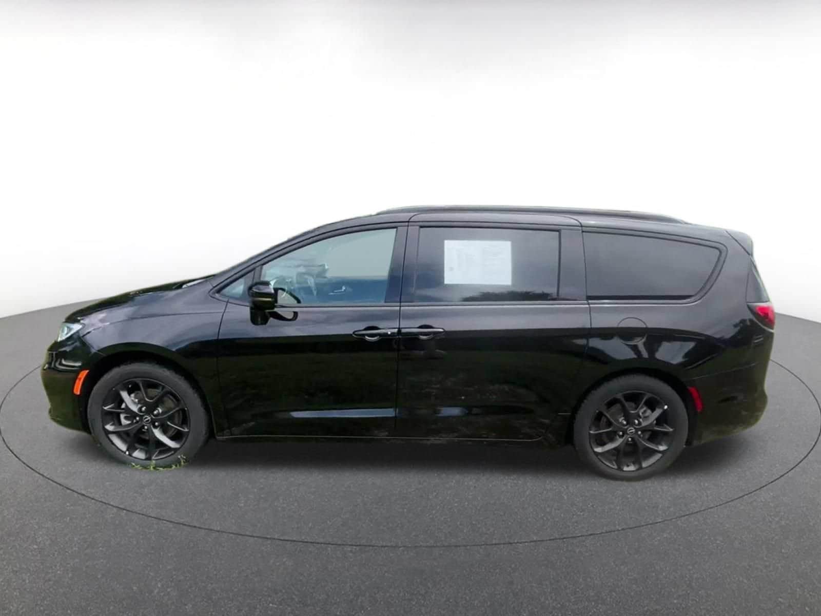Thumbnail: 2025 Chrysler Pacifica - 7