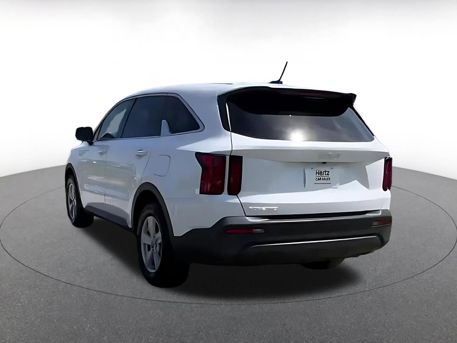 Thumbnail: 2023 Kia Sorento - 11